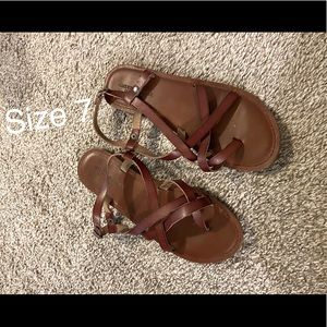 AE strappy sandals size 7